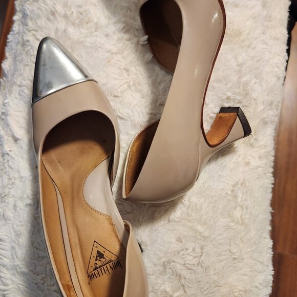 Beige/ silver Fluevog elegant shoes / US size 6.5  glossy leather /made in Peru - Picture 5 of 7